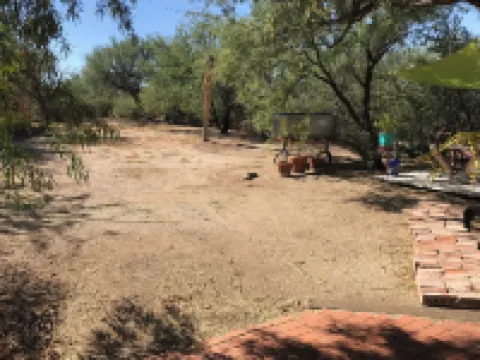 Home on 10.5 Acre Authentic Guest Ranch with Full Kitchen and Huge Private Yard! 丹戈豪園酒店