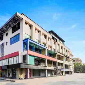 Super Collection O Infocity Metro Station Gandhinagar Formerly Hotel Grand Krishna Hotel Exterior