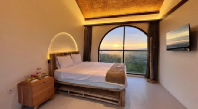 HappyNest Glamping and Villa Dieng