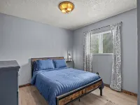 Rustic Refuge - minutes from downtown Fruita!4 beds Hotels in Fruita