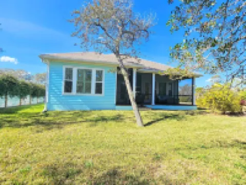 New Custom House! Private, Clean, Safe! Walk to the Beach! Hotels in Butler Beach