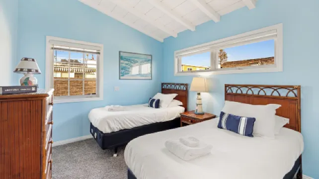 Oceanfront Atelier by Avantstay Beachfront Balboa Peninsula Escape