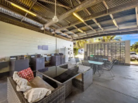 大四湯斯維爾門户假日公園