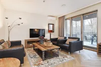 Park Central Short Stay - شرفة