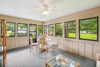6 Mi to Beach: Myrtle Beach Escape w/ Sunroom! - Homestays