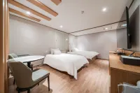 Centro Motel - parking