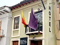 Nass Central Garden Hotel di Cuenca