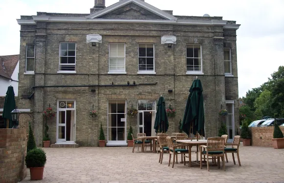 羅伊斯頓, 粉筆野兔酒店