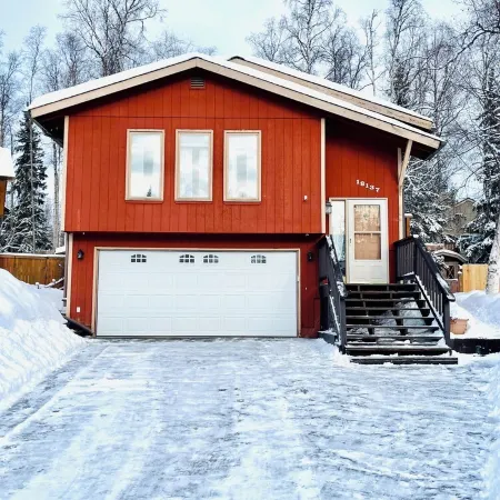 Scenic, cheery, and bright Eagle River home base to adventure.