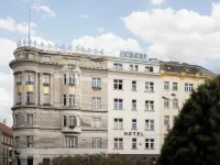 Hotel Goldene Spinne Hotels near City Park