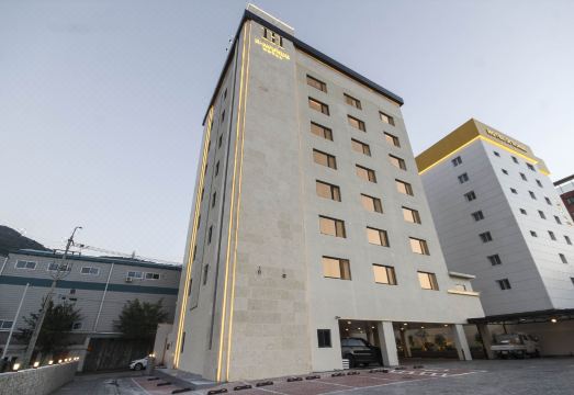 에이치에비뉴 호텔 정관점