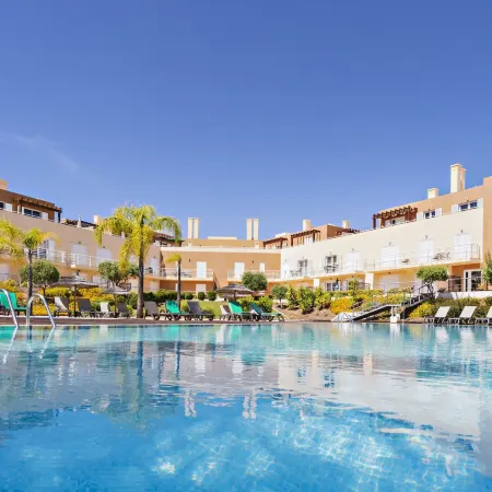 CG 73C - Penthouse - Cabanas Gardens