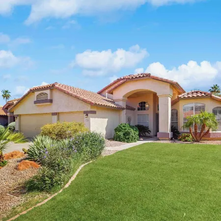 Private Pool, Yard & Pool TableAvondale Abode'