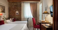 Locanda I Girasoli Hotels in 