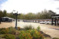 Rodeway Inn - parking