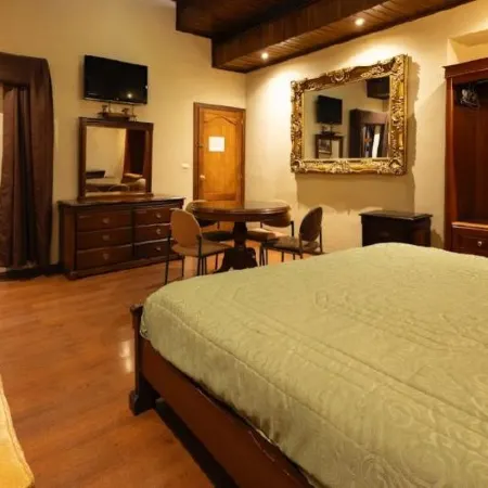 Suites & Hotel El Quijote