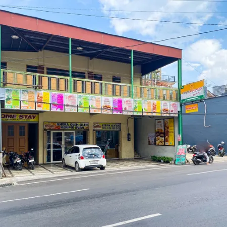 Rimbaku Homestay Syariah near Alun Alun Batu RedPartner