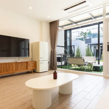 Yangyang Pool Lounge Pension & Glamping