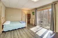 2 Mi to Dtwn Ellijay! Outdoorsy Escape w/ Hot Tub - Wifi