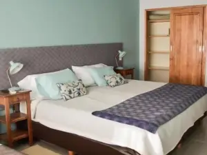 Las Bayas Home Suites