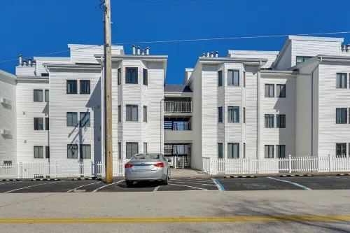 Charming Osage Beach Condo w/ Pool Access! - Apartments