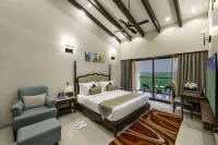Golden Tulip Goa Candolim - Infinity Pools