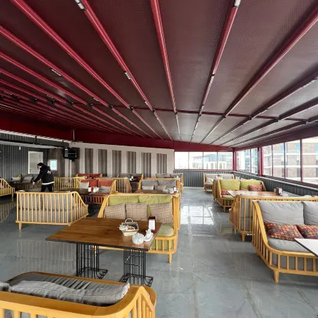 Van Elegrand Hotel