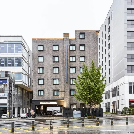 Gorilla Hotel