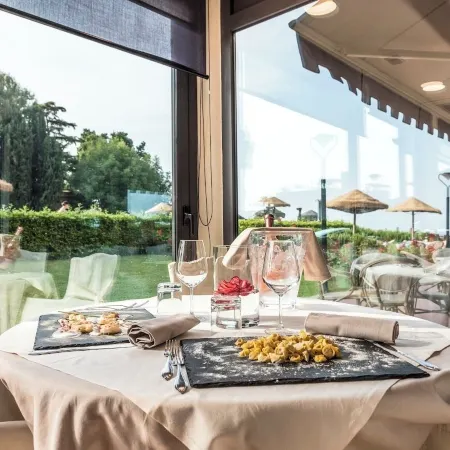Yachting Hotel Mistral