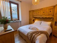 Cervinia House - Alpine Apartments & Chalet - Mountain view
