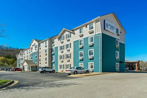 WoodSpring Suites Fayetteville I-49 - 駐車場