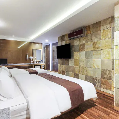 Geojedo Gohyeon Pharaoh Hotel โรงแรมใกล้สนามกีฬาเกาะเจ