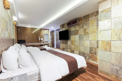 Geojedo Gohyeon Pharaoh Hotel