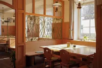 Hotel Zur Alten Schule - 2-Star
