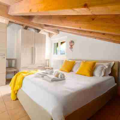 Serenity Como's lake view & pool retreat in Italy Rooms