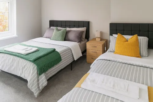 2 Bed Home - Parking, Wifi, Smart Tv - 2-Star