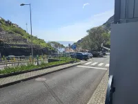 Charming 1-Bedroom Apartment with Ocean Views in Calheta 卡列塔住宿飯店