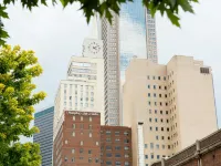 Hampton Inn & Suites Dallas / Downtown Hotels near Tree Sculptures