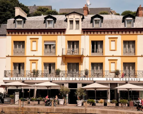 Hôtel de La Vallée Hotels in Dinard