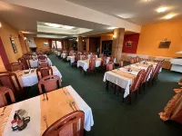 Hotel N Znojmo - Klid, Atmosféra a Zážitek - Frühstück