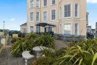 7 South Beach Court - Sea Front Apartment with Spectacular Sea Views