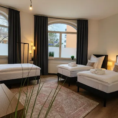 170m2 Apartment bis zu 15 P. 1min UBahn Hotels near سودشتات