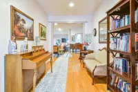 6 Bedrooms, Walking Distance to Airport - Kitchens