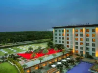 Novotel Hyderabad Airport - С бассейном