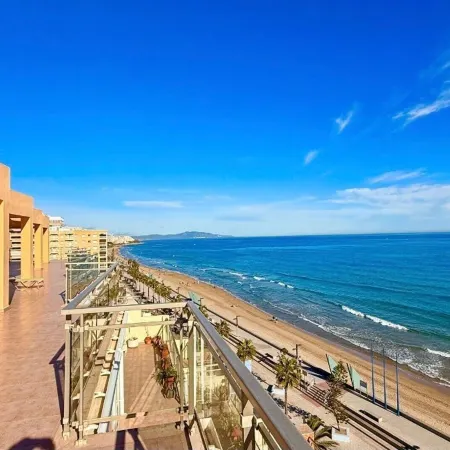 Beachfront Penthouse, 360 Large Private Terrace