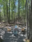 Cozy Modern Chalet, Family Friendly, Fire Pit! 5 minutes from beaches and pools - 샬레 호텔