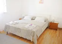 Apartments Zdenka Zatoglav - Homestays