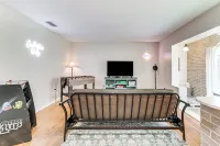 5 Mi to Silver Springs State Pk: Gem w/ Game Room!