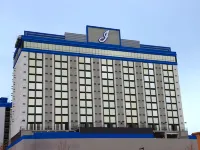 J Resort Hotels near Mackay Stadium