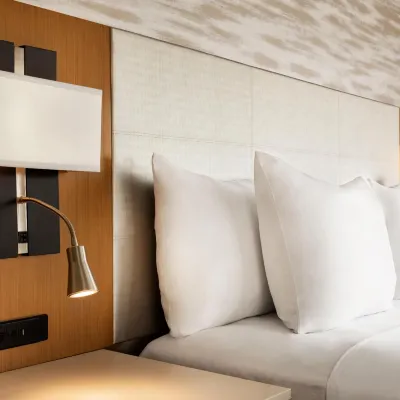 Radisson Hotel Berlin Charlottenburg Отели рядом с достопримечательностью «Центр Западного Берлина»